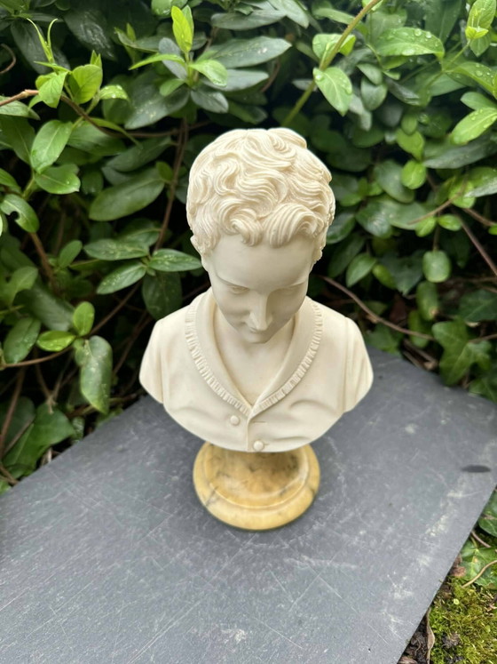 Busto de alabastro de una mujer firmado Arnaldo Giannelli. – Esculturas, Stone, Art Deco (photo 5 of 9)