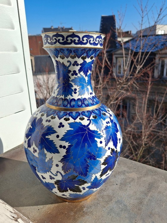 Image 1 of Grote cloisonné emaille vaas, 30,5 cm, intens blauw