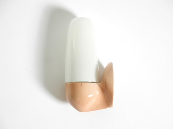 Image 1 of Prachtige wandlamp van glaskeramiek in mid-century modern stijl van Wagenfeld.