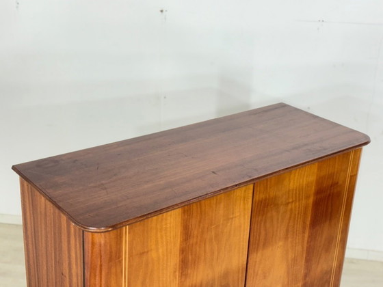 Image 1 of Linnenkast uit het midden van de vorige eeuw, houten kast, kledingkast, vintage