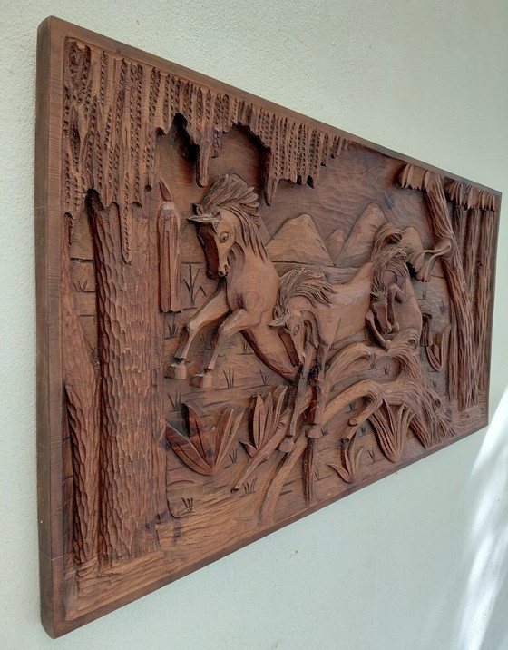 Image 1 of Tableau en bois sculpté,  bas relief