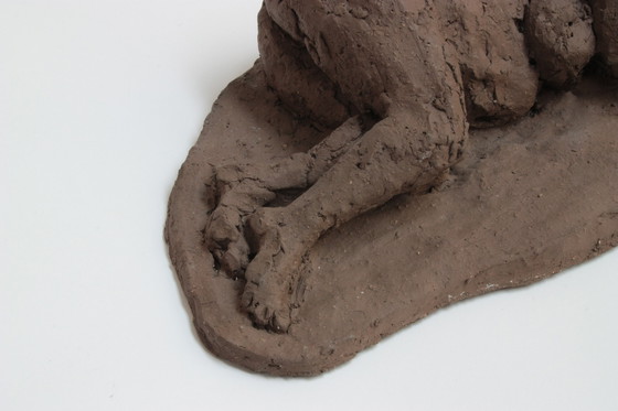 Image 1 of Yolande Ide (1931) - Scultura, Donna nuda sdraiata - 39 cm - Terracotta