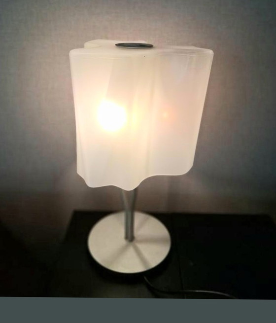 Image 1 of Lámpara de mesa Artemide Logica