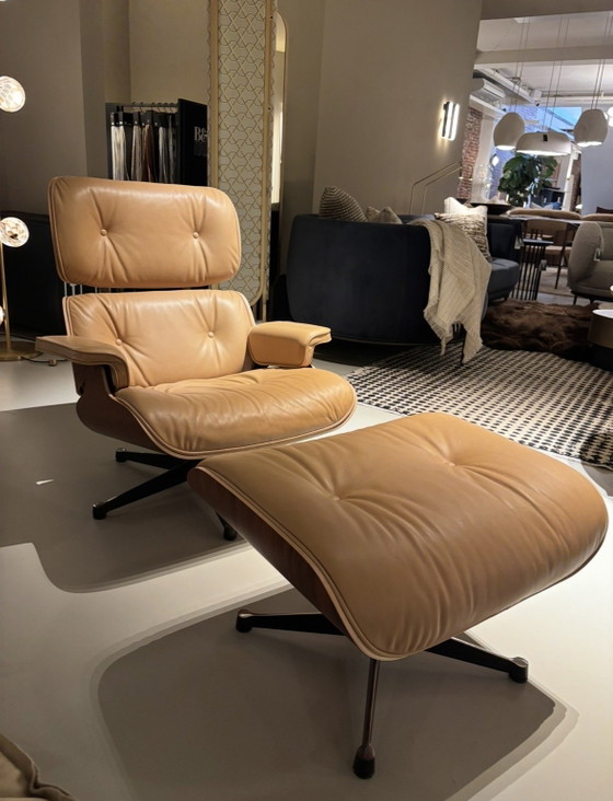 Nwe Vitra Eames Lounge Chair + Ottoman Caramel Natural Leder – Fauteuils, Aluminium, Wood (photo 3 of 8)