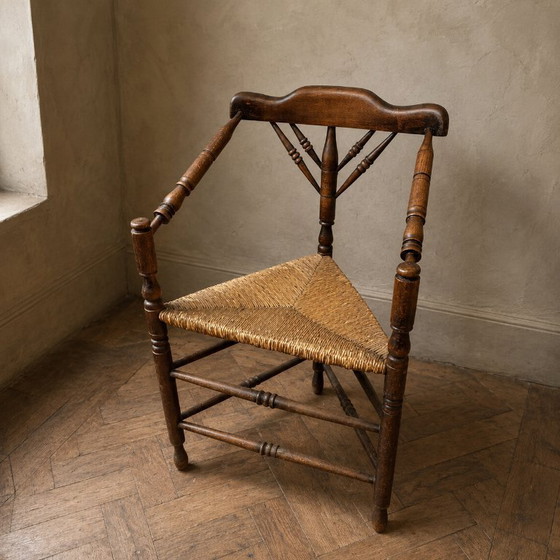 Image 1 of Antieke hoekstoel met rieten zitting, circa 1880-1910