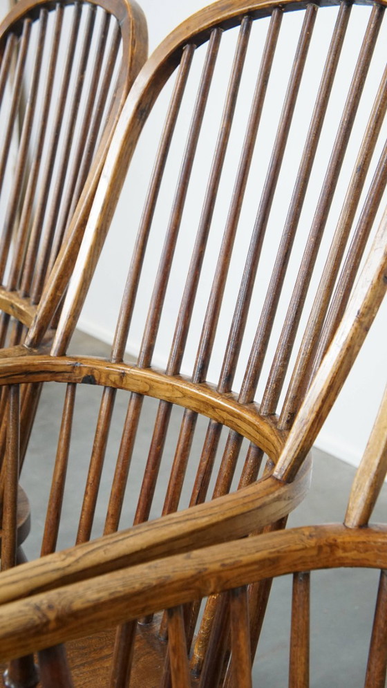 Image 1 of 4x Antike englische Windsor Stühle aus dem 19. Jahrhundert aus Ulmenholz