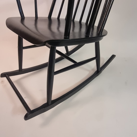 Image 1 of Fauteuil à bascule noir vintage