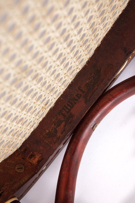 Image 1 of Satz von 4 restaurierten Wiener Kaffeehausstühlen - frühes 20. Jahrhundert, handgeschnitzte Sitze