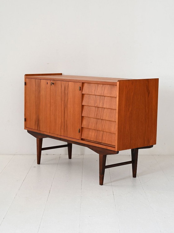 Image 1 of Vintage Scandinavisch teakhouten dressoir met lades met tegelfront, jaren 60