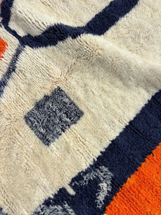 Wit en oranje Marokkaans tapijt 250x250 cm, authentiek Marokkaans tapijt – leslosanges (photo 8 of 13)