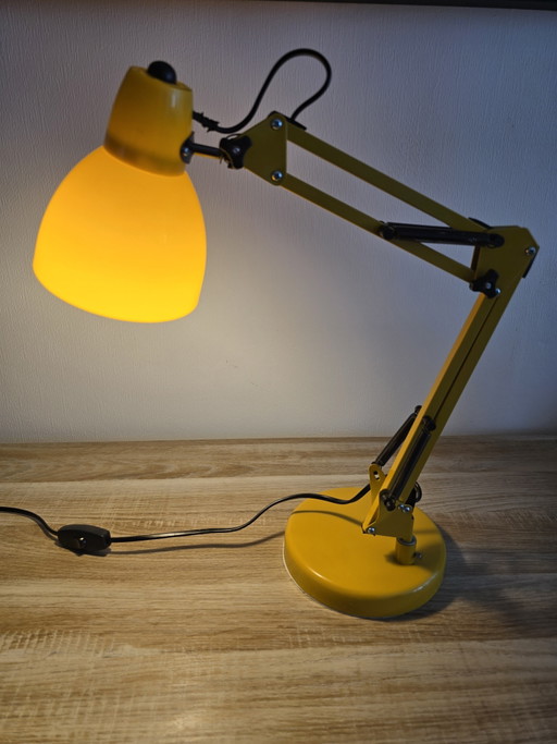 Authentic 1980s/90s Dutch Postmodern Mustard Yellow Architect’s Desk Lamp by Kenwell B.V. – Minimalist Industrial Icon