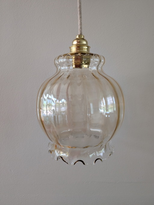 Preciosa lámpara colgante vintage de cristal ahumado.