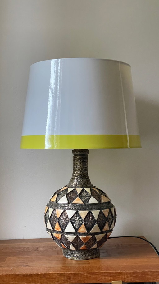 Vintage handgemaakte lamp, aardewerk en verzilverd metaal