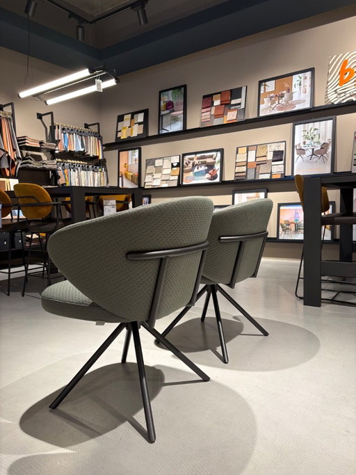 Sillas de comedor Calix de Bert Plantagie – draaistoelen, Textile (photo 2 of 3)
