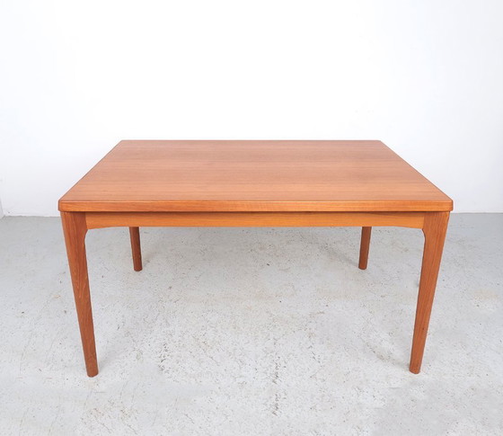 Image 1 of Deens design Henning Kjaernulf eettafel, 1960s