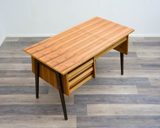 Image 1 of Bureau des années 50 avec pieds en ciseaux