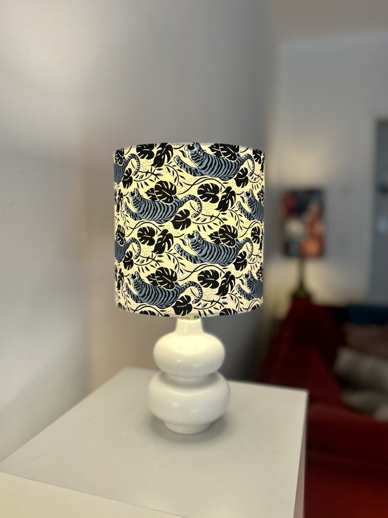 Image 1 of Lampe de table sans fil avec abat-jour en tissu à motif tigre japonais