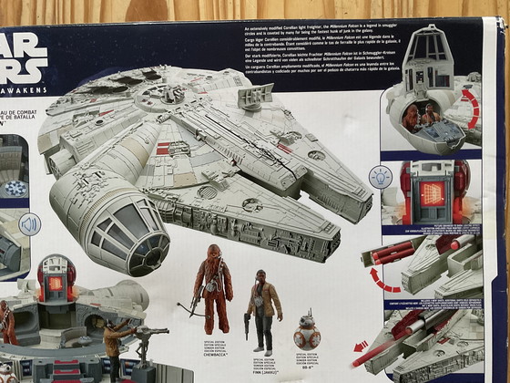 Image 1 of Star wars , faucon millenium battle action , neuf de 2015 