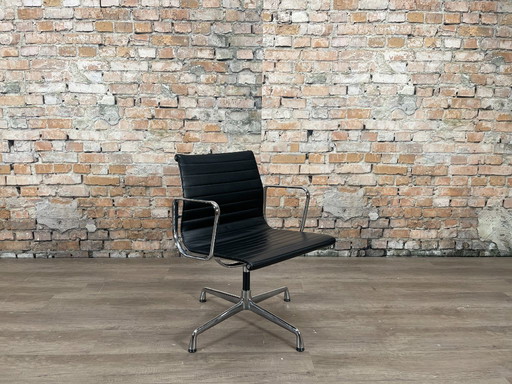 Vitra EA108 Leder schwarz