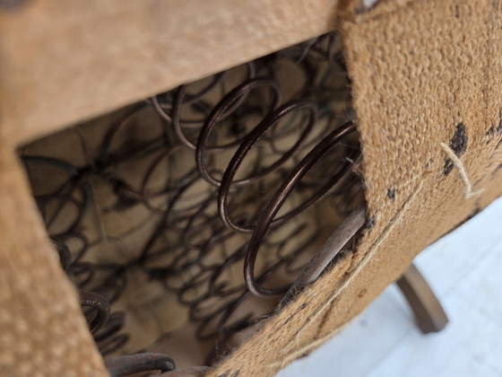 Image 1 of 1950er Jahre, dänischer Sessel, original grün/beiger Möbelwollstoff, Eichenholz.