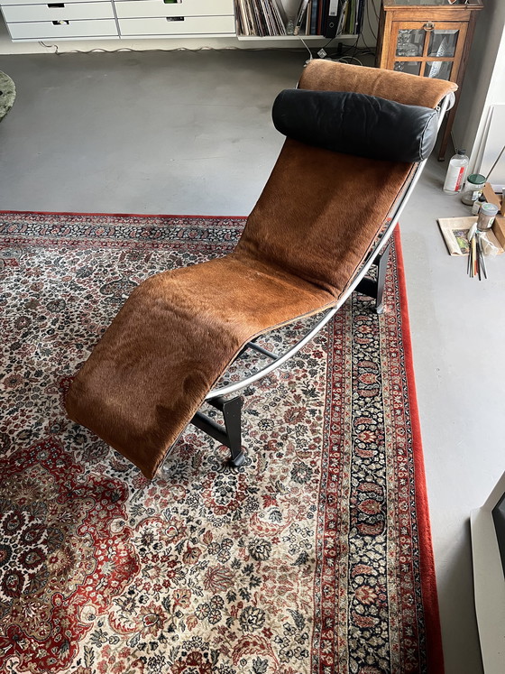 Image 1 of Cassina LC4 antigua, piel de poni original