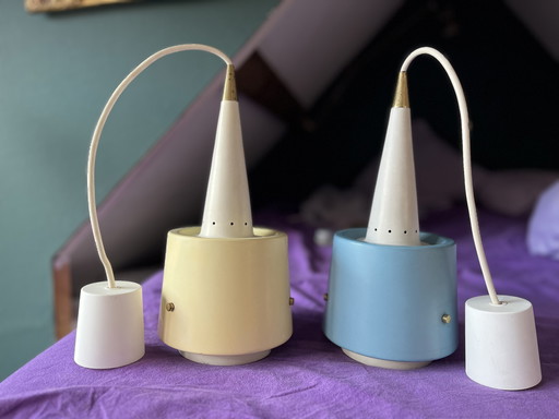 Set di 2 lampade a sospensione originali della metà del secolo scorso - blu pastello e giallo pastello (anni 1950/60)