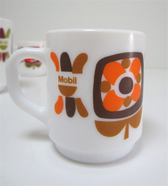 Image 1 of 1970s floral mugs and cups