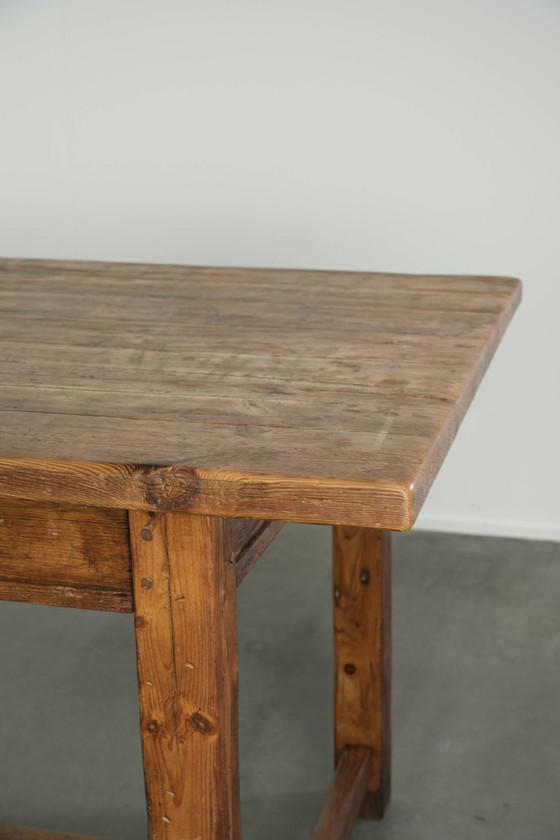 Muy bonita mesa de comedor de granja antigua grande del siglo XIX hecha de madera de pino con un aspecto (photo 10 of 13)