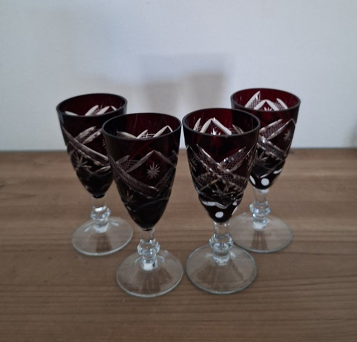 Set mit 4 böhmischen tschechischen roten Kristallgläsern – glazen karaffen, Crystal, Glass (photo 2 of 10)