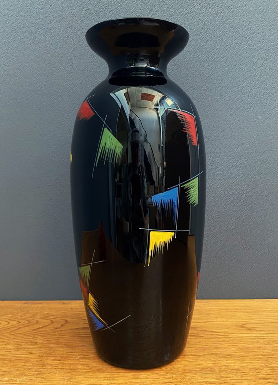 Image 1 of Zwarte glazen vaas met rode, groene, blauwe en gele details, jaren 60