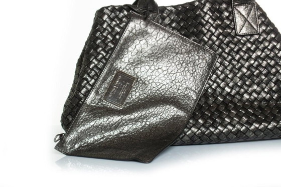 Image 1 of Bottega Veneta, cabas métallisé en édition limitée