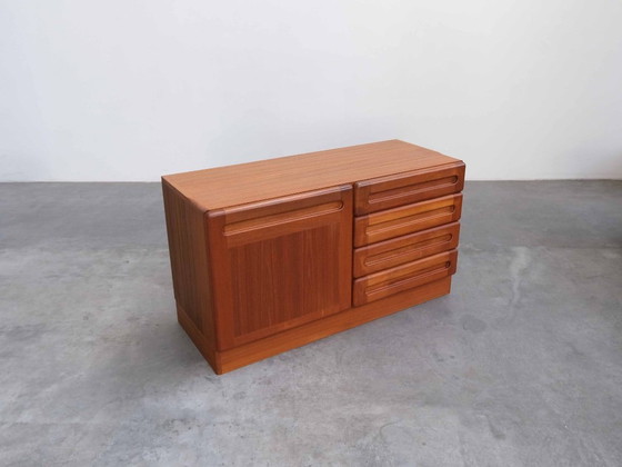 Image 1 of Buffet/commode vintage Dyrlund en teck, style milieu du siècle