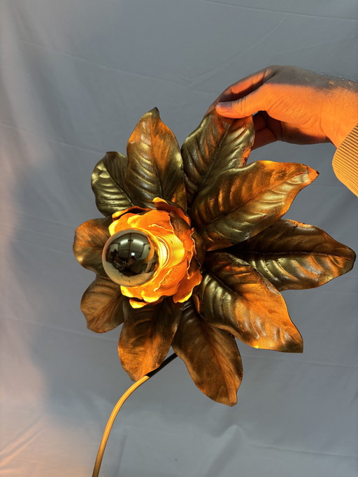 Vintage Hollywood Regency Wandlampe, vergoldete Blume, Gold