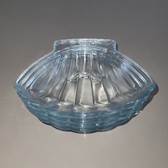 Image 1 of 4 vintage Pyrex schelpen