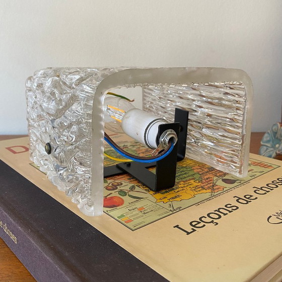 Image 1 of Antike Wandleuchte aus dickem, strukturiertem Glas