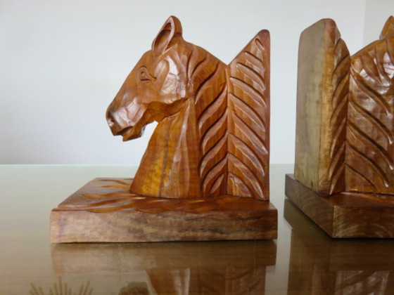 Een paar boekensteunen van beukenhout, met guts bewerkt, jaren 1930-1940. – Decoratieve objecten, Wood (photo 4 of 13)