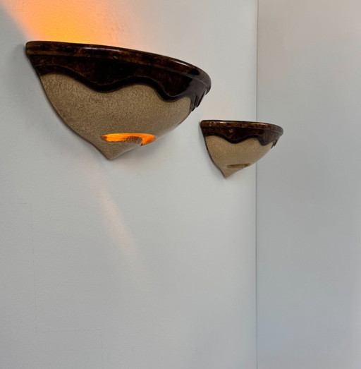 Paire d'appliques murales vintage porcelaine émaillée beige et marron, France 1960