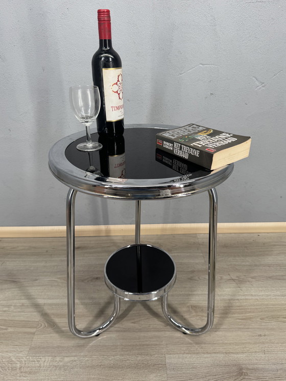 Image 1 of Table d'appoint Art déco intemporelle - chrome et verre noir