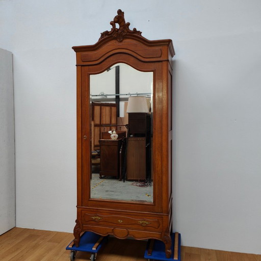 Armoire, penderie, dressing ancien