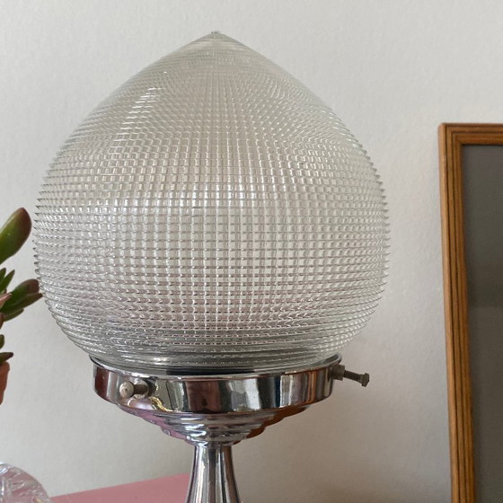 Image 1 of Lampada antica a globo, vetro spesso tipo Holophane e metallo cromato