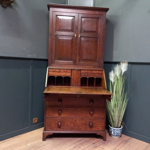 Engelse Top secretaire ca. 1770