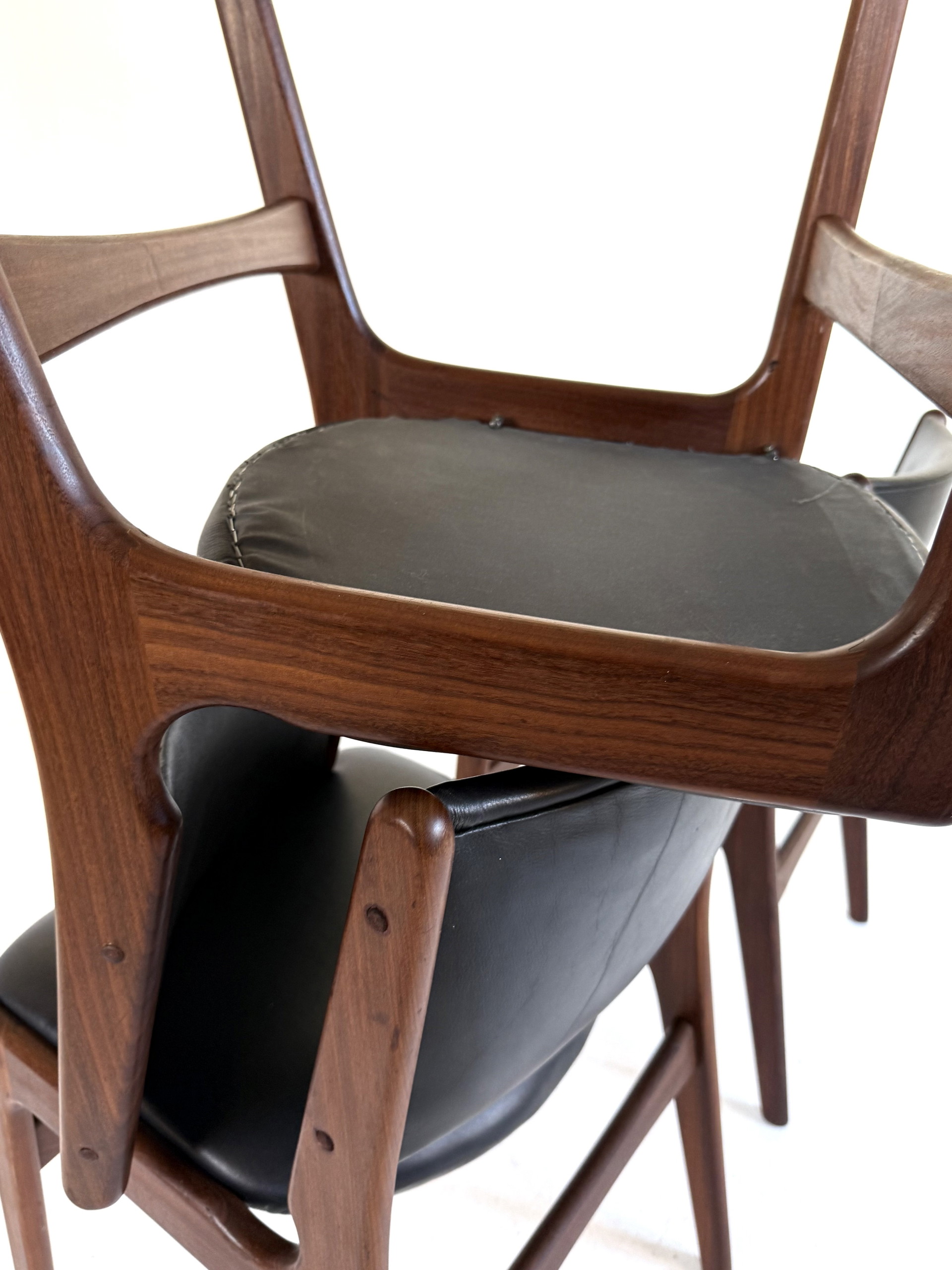 3x vintage dining chair model 89, Erik Buch '60 | €850 | Whoppah
