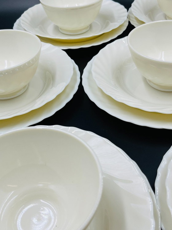 Image 1 of Service Table Vintage Arcopal Ivoire Trianon 18 Pièces