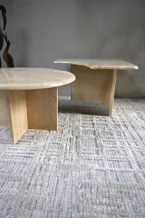 Set of 2 1970s marble coffee tables, Stone, Creme (photo 11 of 13)