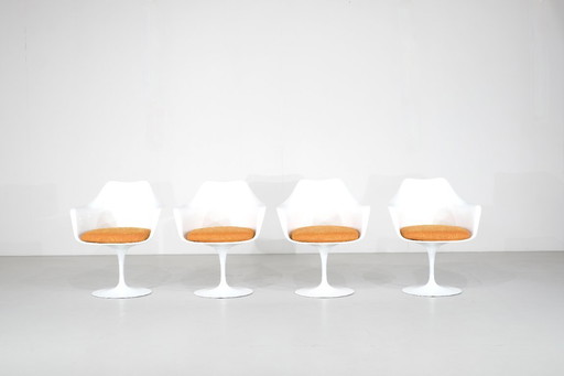 Ensemble de 4 fauteuils Tulip par Eero Saarinen pour Knoll International - années 1960