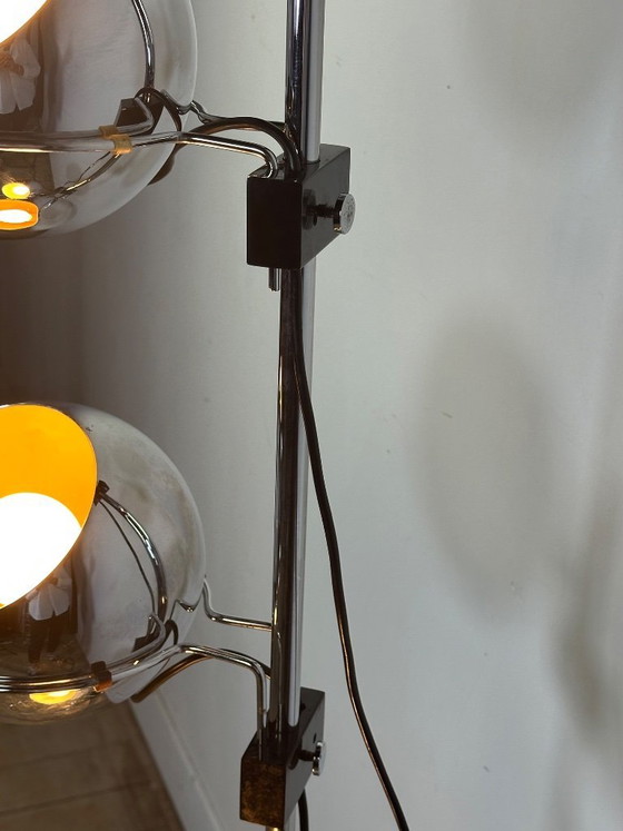 Image 1 of Vintage vloerlamp in ruimtetijdstijl met "oogbol" en 3 chromen bollen, jaren 70.