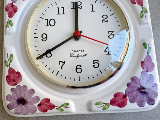 1x Cheerful Vintage Ceramic Wall Clock With Flowers – Glass (photo 5 of 5)