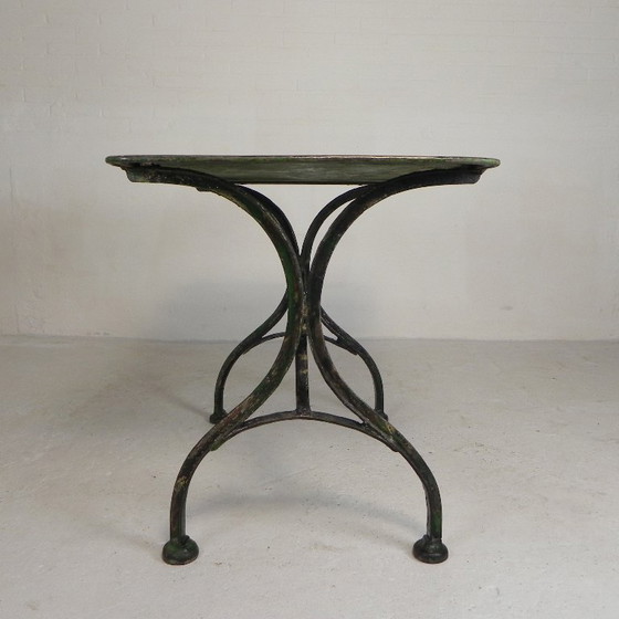 Image 1 of Table de bistro en acier, table de jardin à profil en T incurvé, années 1950
