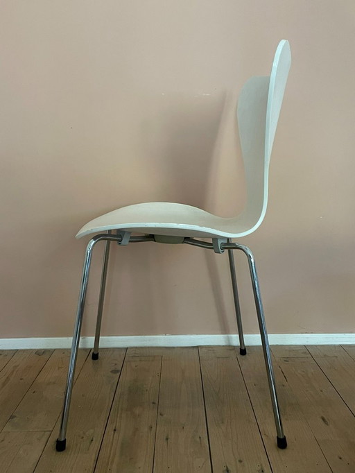 6 chaises originales Fritz Hansen Série 7 - Arne Jacobsen Blanc