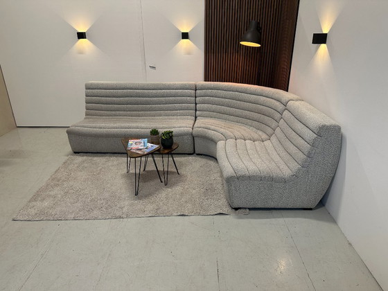 Image 1 of Sofá esquinero de diseño redondo en tejido bouclé claro 295x210 cm